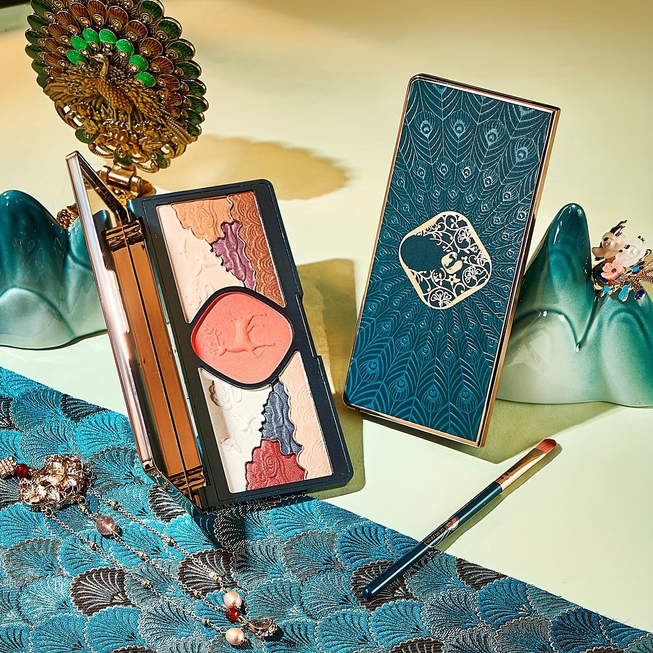 High-End 23pc Makeup Gift Set-3